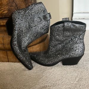 Jessica Simpson Cissely Western Style